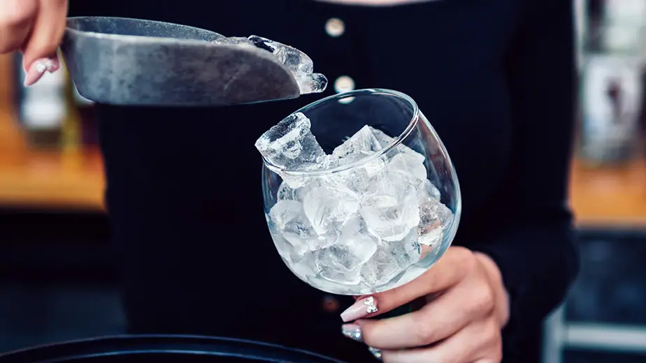 ¡Optimiza la producción de hielo con las innovadoras máquinas de ITV Ice Makers! Eficiencia, calidad y durabilidad garantizadas. ¡Contáctanos ya!