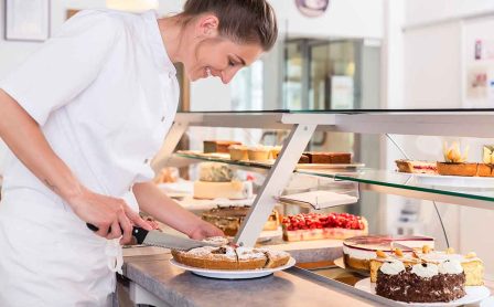 Cómo montar una pastelería: qué maquinaria de hostelería que te hace falta